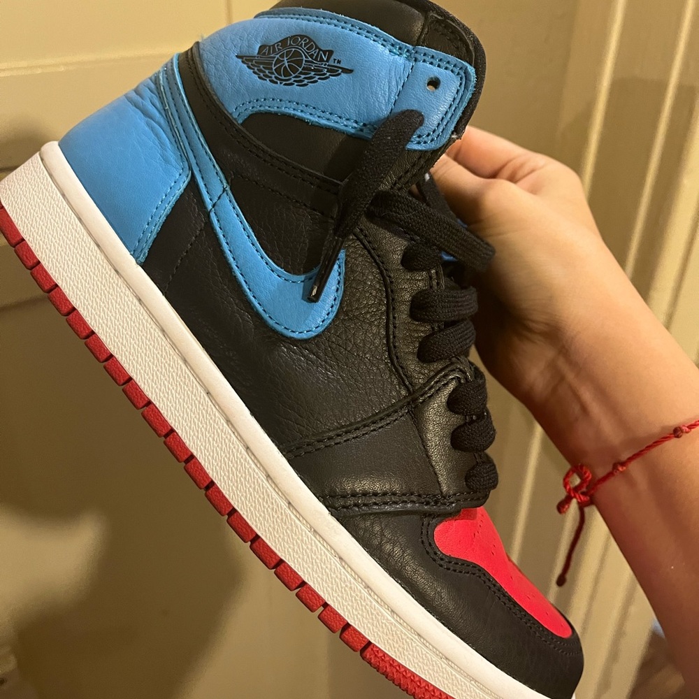 Air Jordan 1 High OG ‘UNC to Chicago’ size 6.5 in women